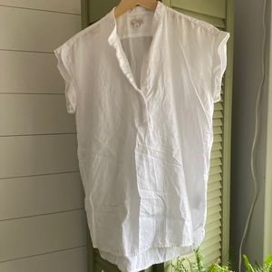 White shirt, short sleeve